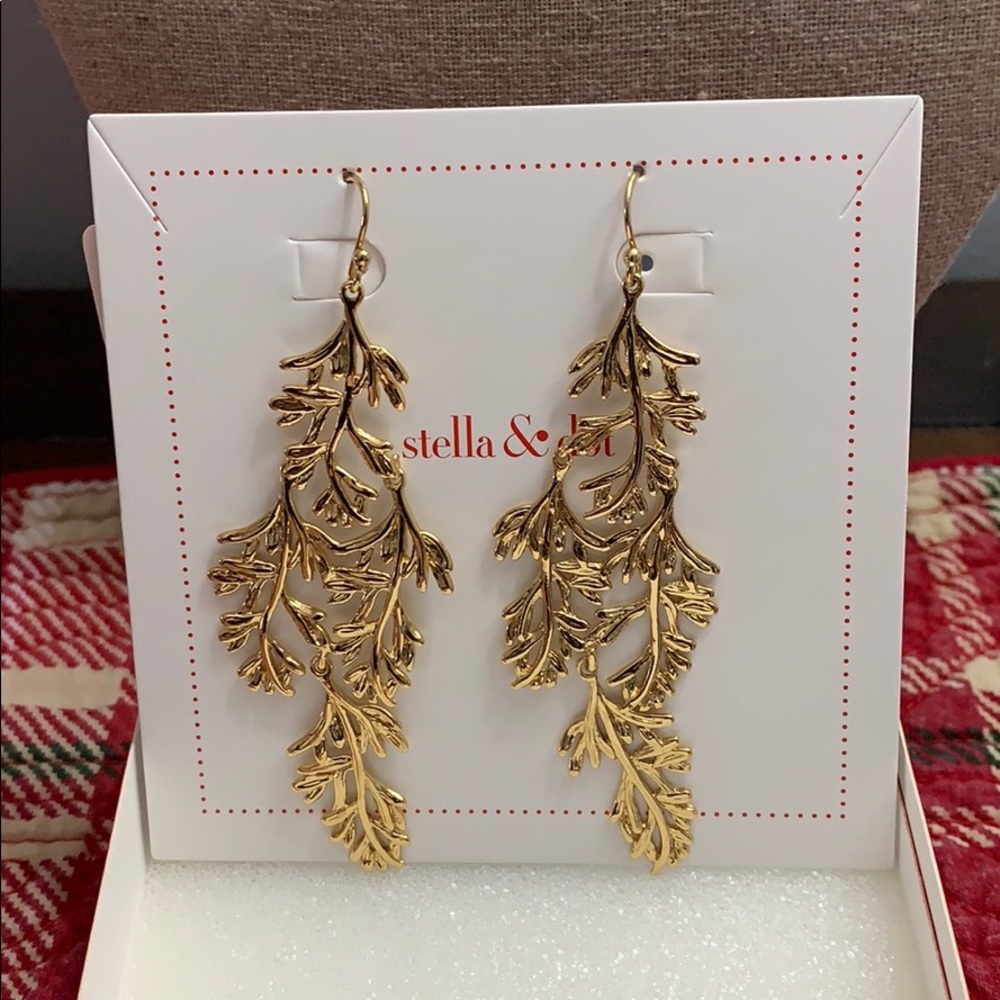 Stella & Dot Grace chandeliers wit box